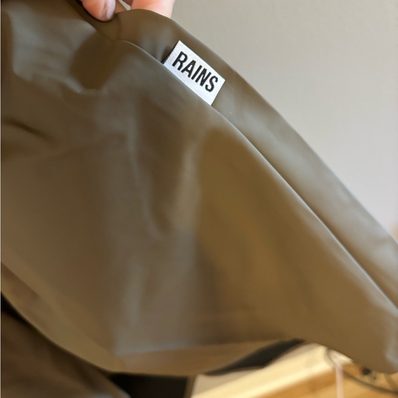 LAST ONE! 🚨🚨Rains Longer Jacket in Wood Size Medium Unisex NWT - Picture 9 of 16